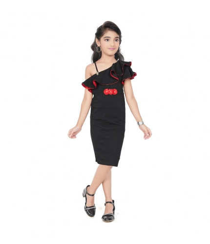 Girl's Knitted Soild Sleeve Less Off Shoulder Dress (Black)