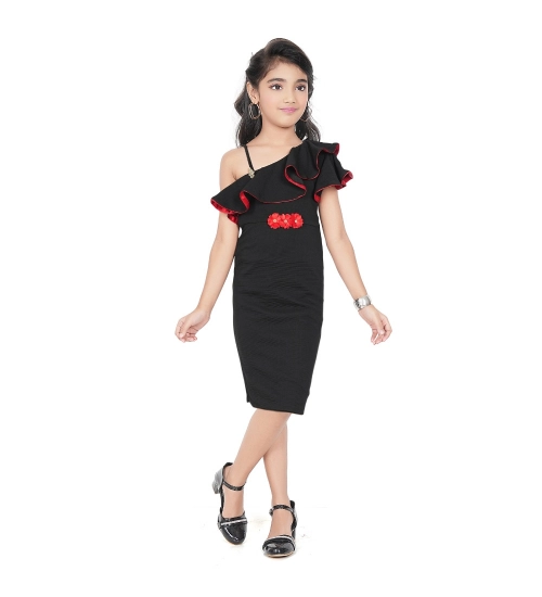 Girl's Knitted Soild Sleeve Less Off Shoulder Dress (Black)