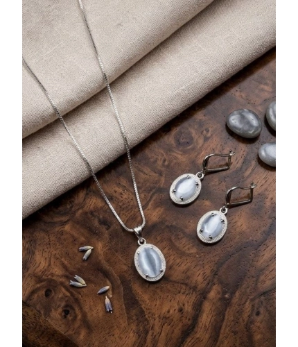 Women's Brass Silver Plated Pendant Set (Grey)