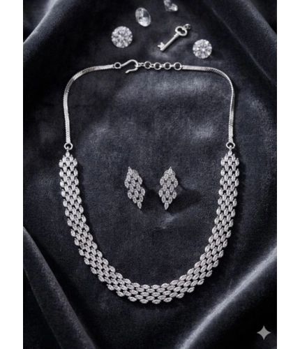 Women's Brass Silver Plated Necklace set (Silver)