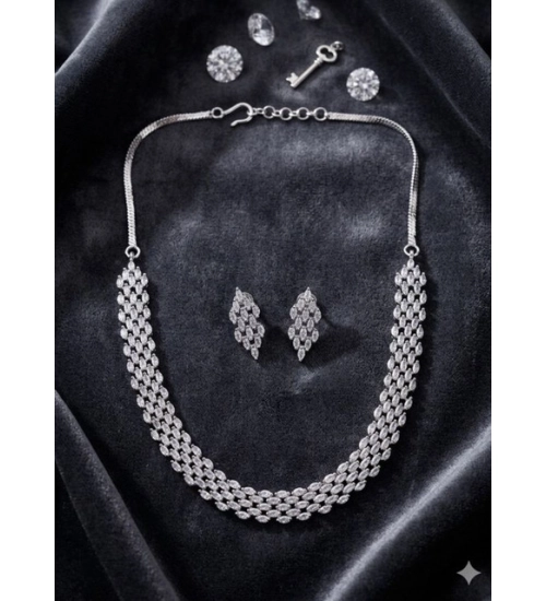 Women's Brass Silver Plated Necklace set (Silver)